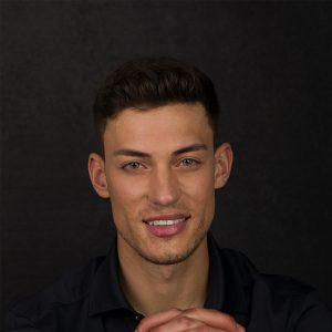 In-Studio Headshot - One outfit, one retouched image, digital file download.  Plus TAX.